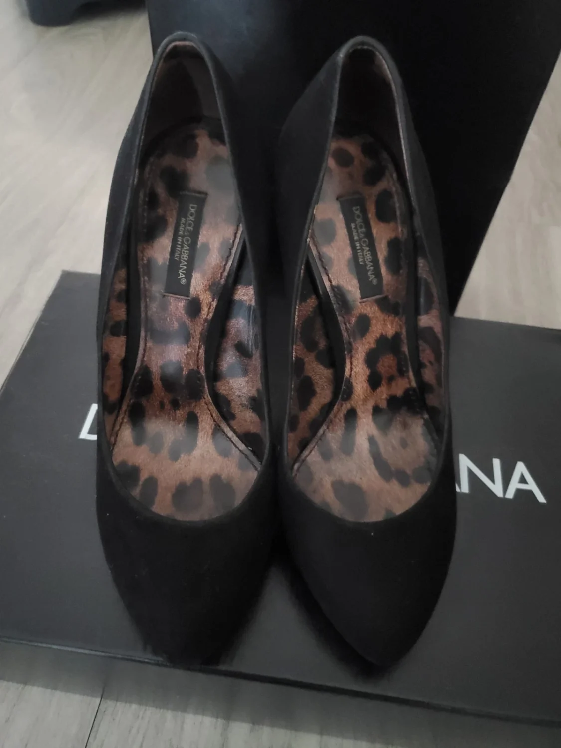 Dolce & Gabbana 黑色麂皮绒尖头细高跟鞋豹纹鞋垫 US 6-