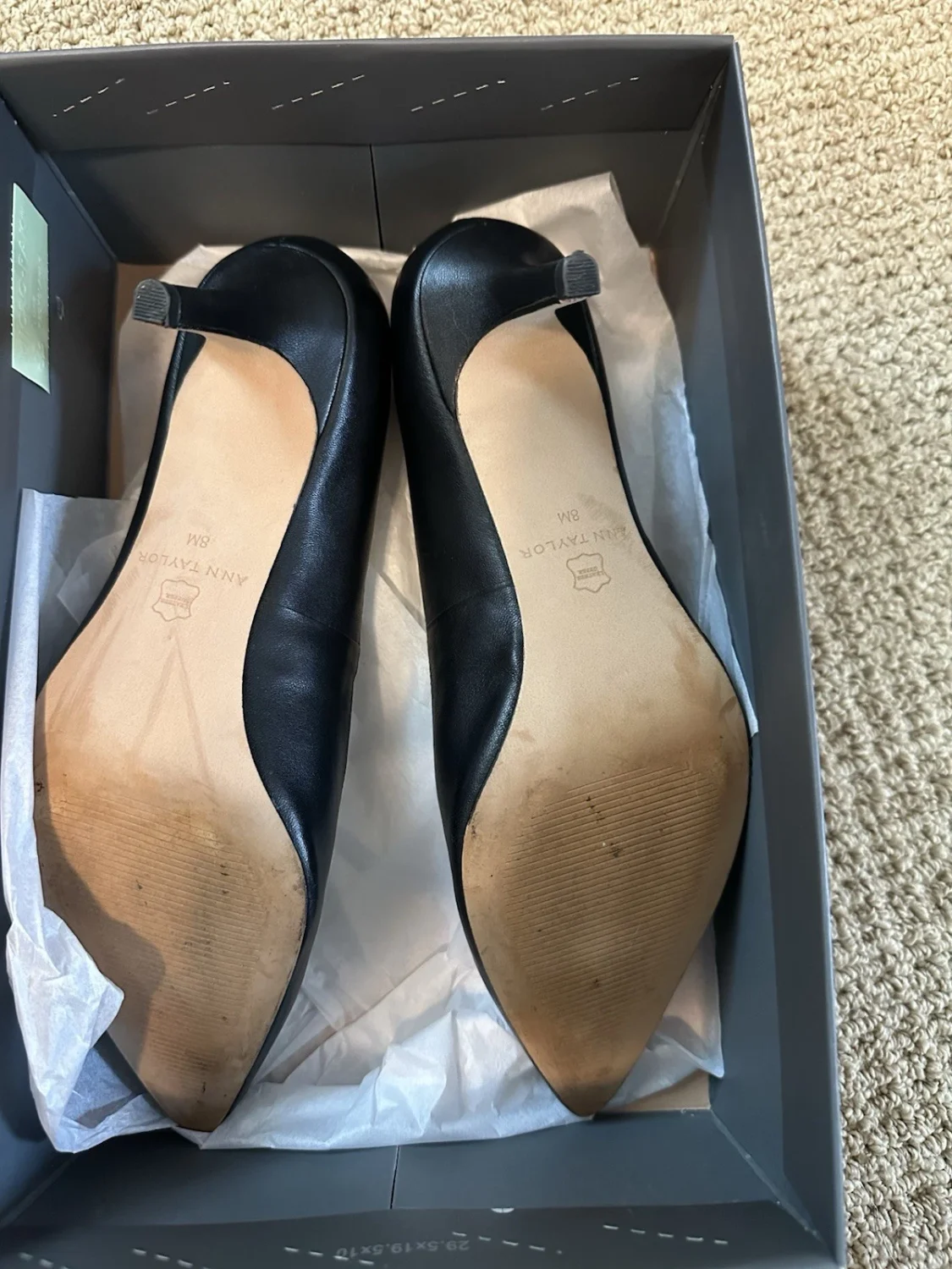 Ann Taylor 黑色皮革中跟高跟鞋尖头女式 8 码-