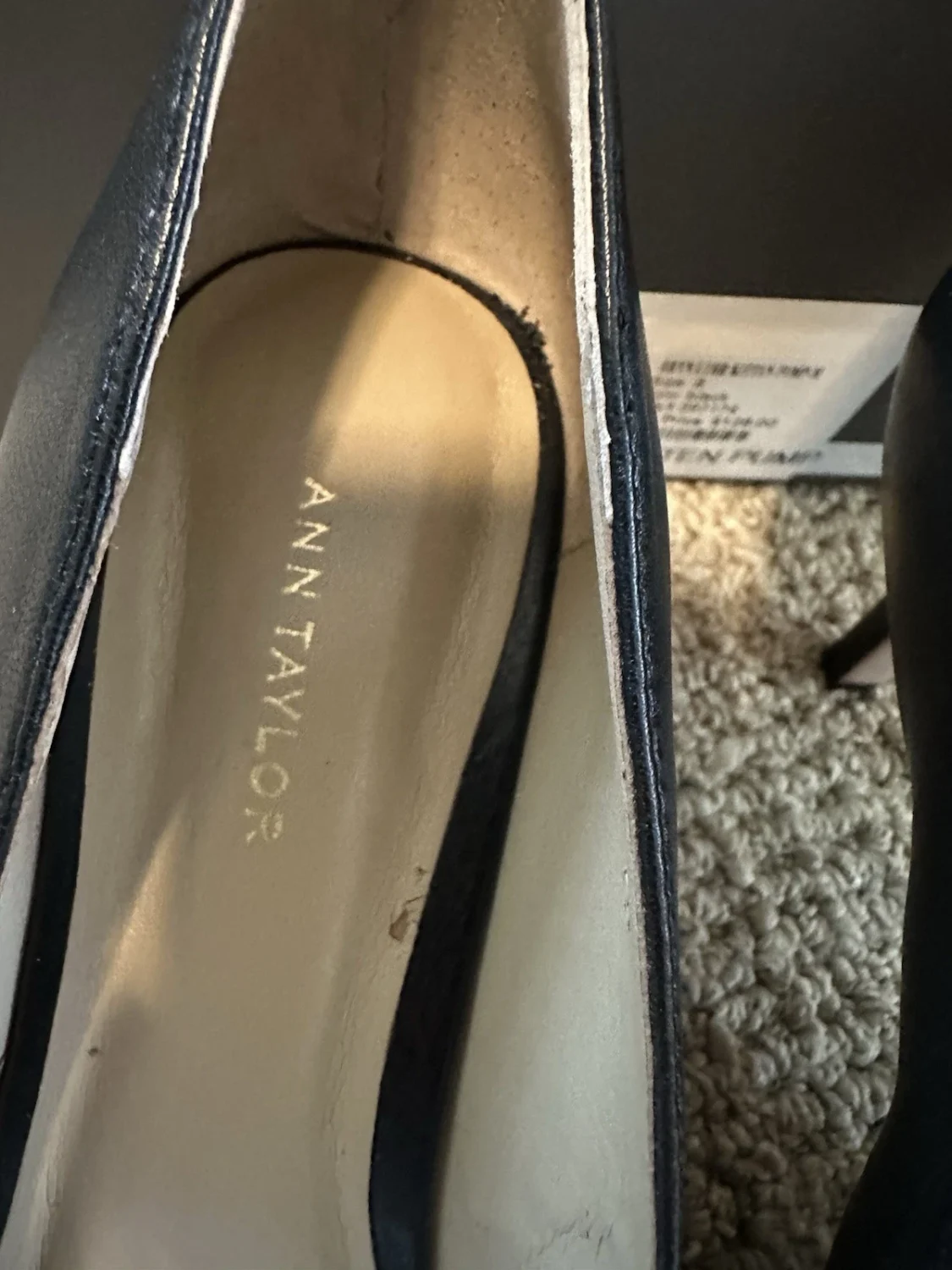 Ann Taylor 黑色皮革中跟高跟鞋尖头女式 8 码-