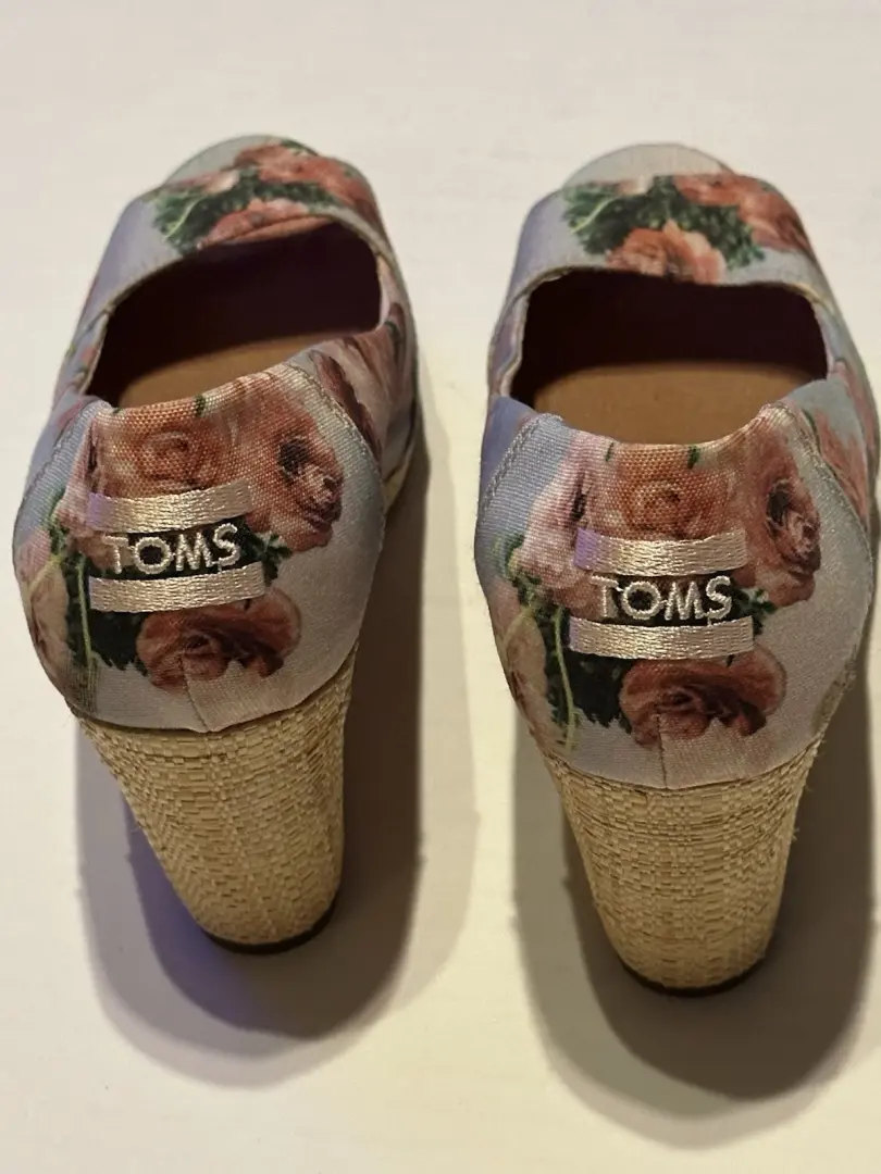 Toms 高跟鞋女鞋,7W 码-
