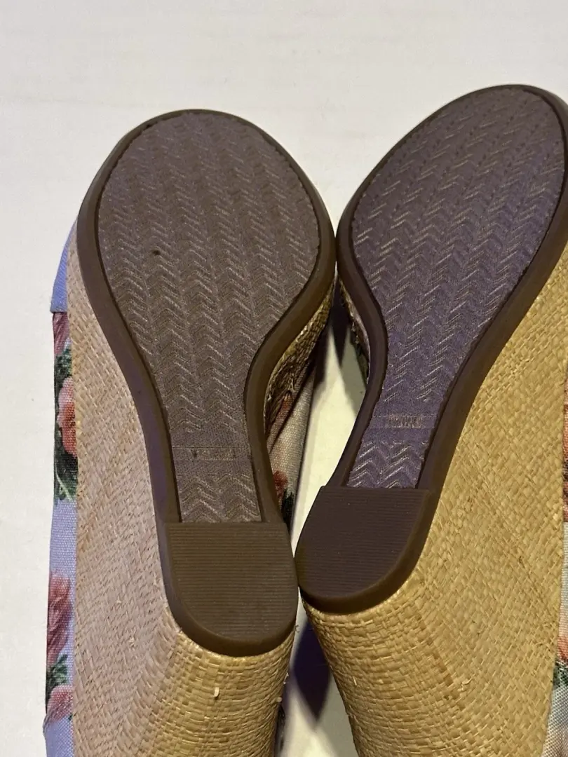 Toms 高跟鞋女鞋,7W 码-