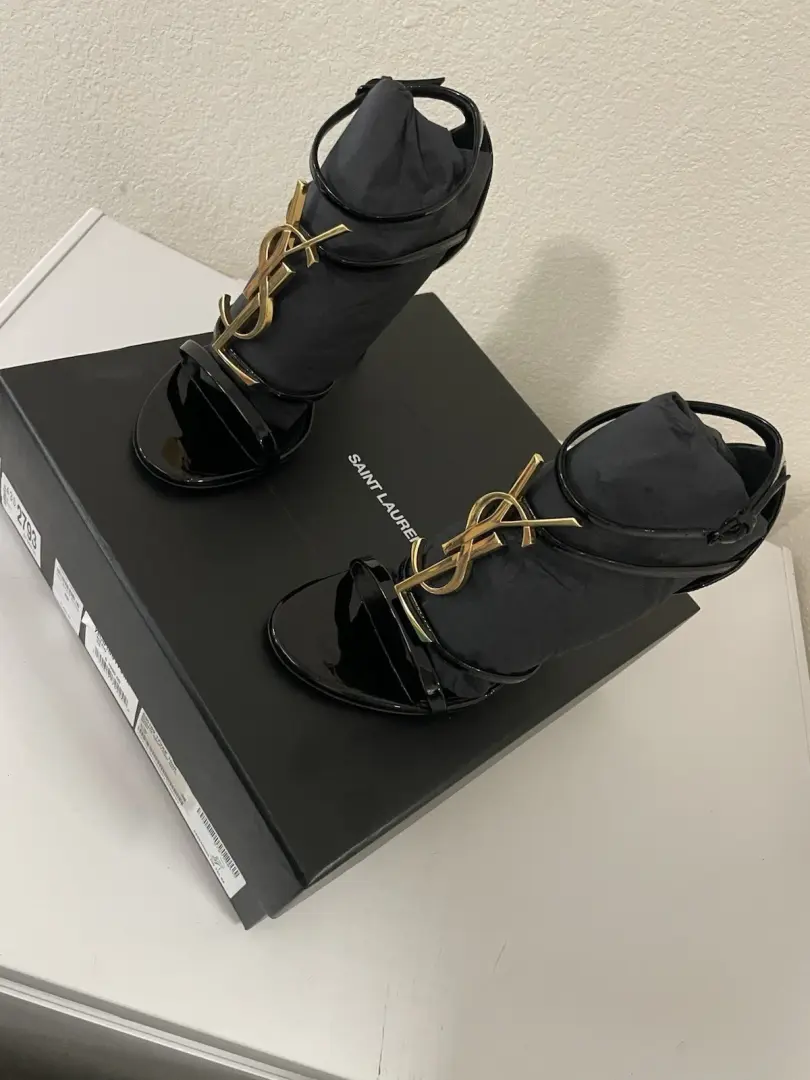 YSL Cassandra 凉鞋跟-