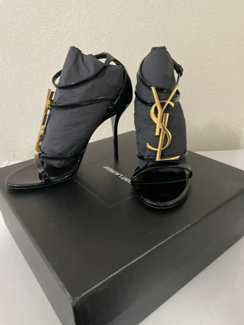 YSL Cassandra 凉鞋跟-