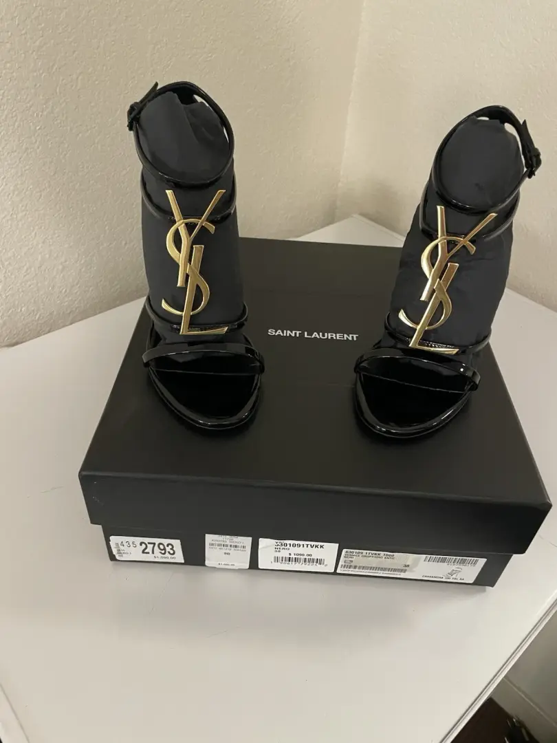 YSL Cassandra 凉鞋跟-
