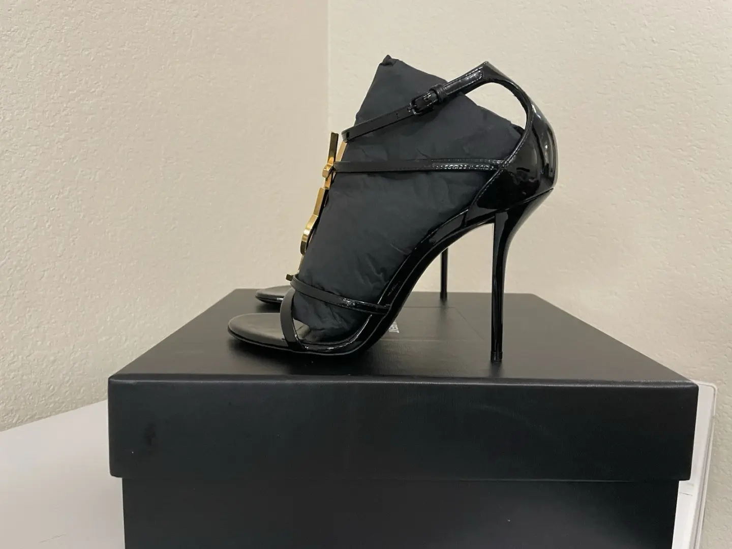YSL Cassandra 凉鞋跟-