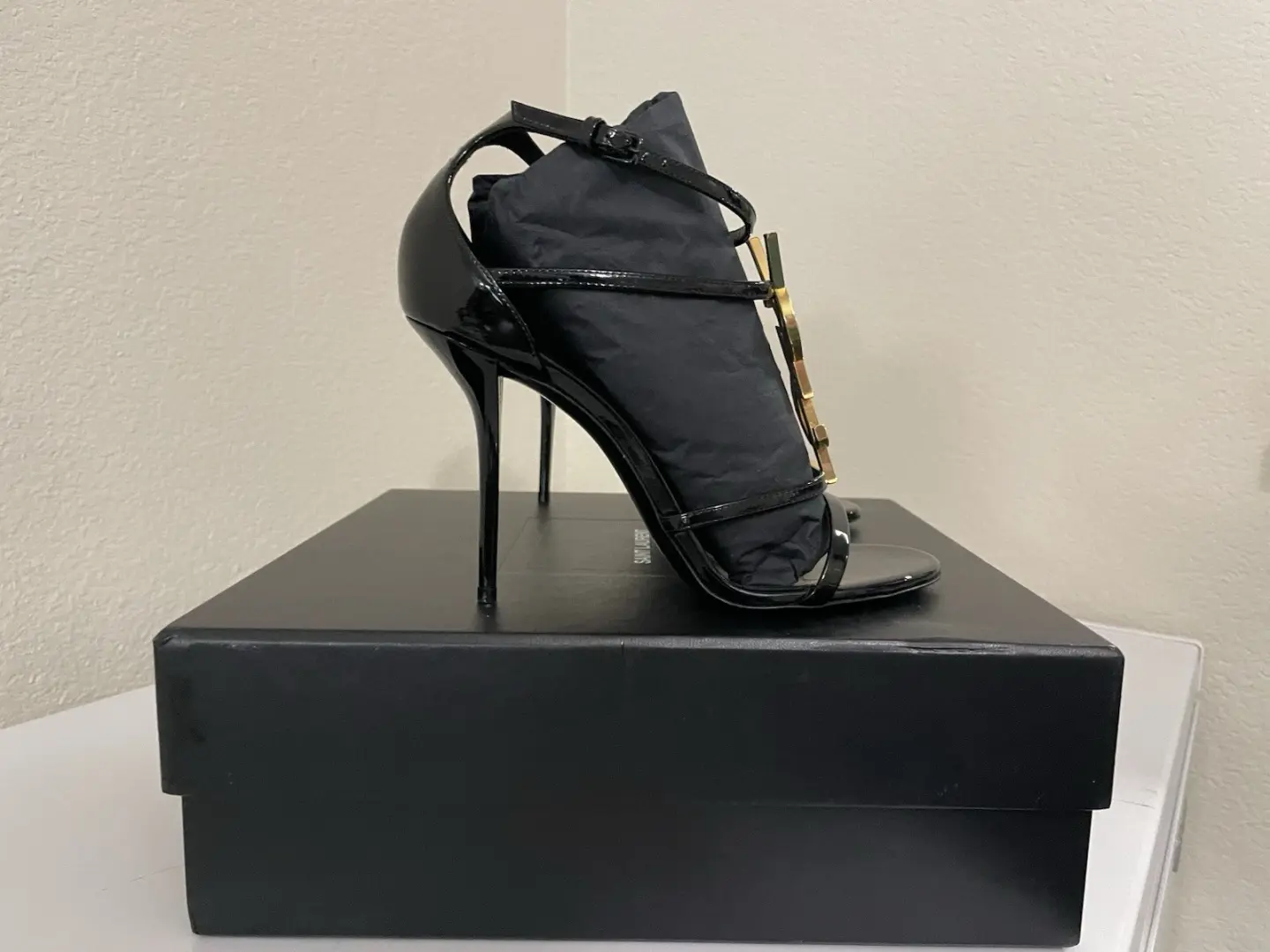 YSL Cassandra 凉鞋跟-