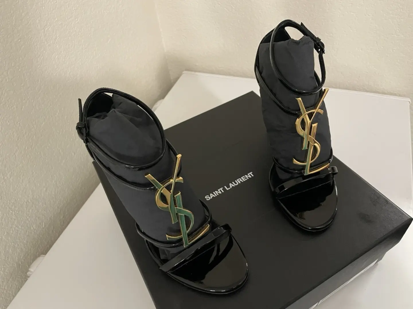 YSL Cassandra 凉鞋跟-
