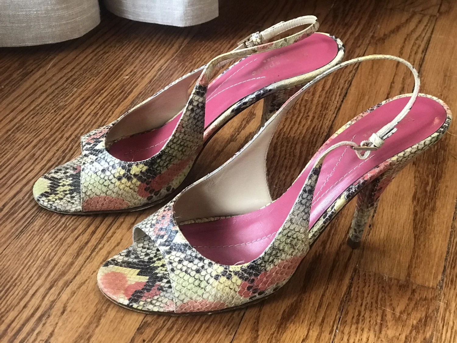 kate spade 4 英寸高跟鞋彩虹蟒蛇尺寸 9.5/40-