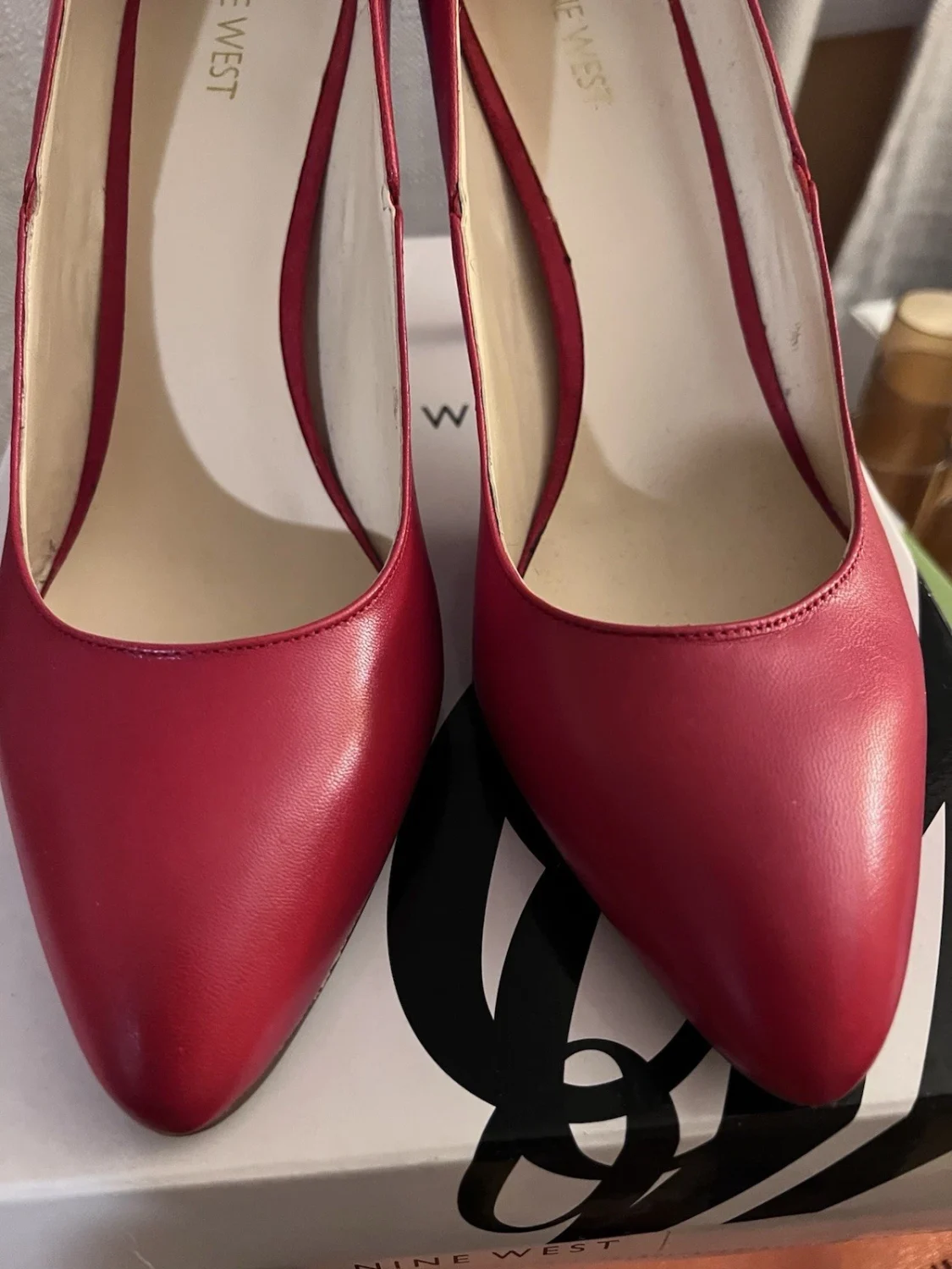 Nine West 女式红色皮革尖头细高跟鞋懒人鞋 12M 码-