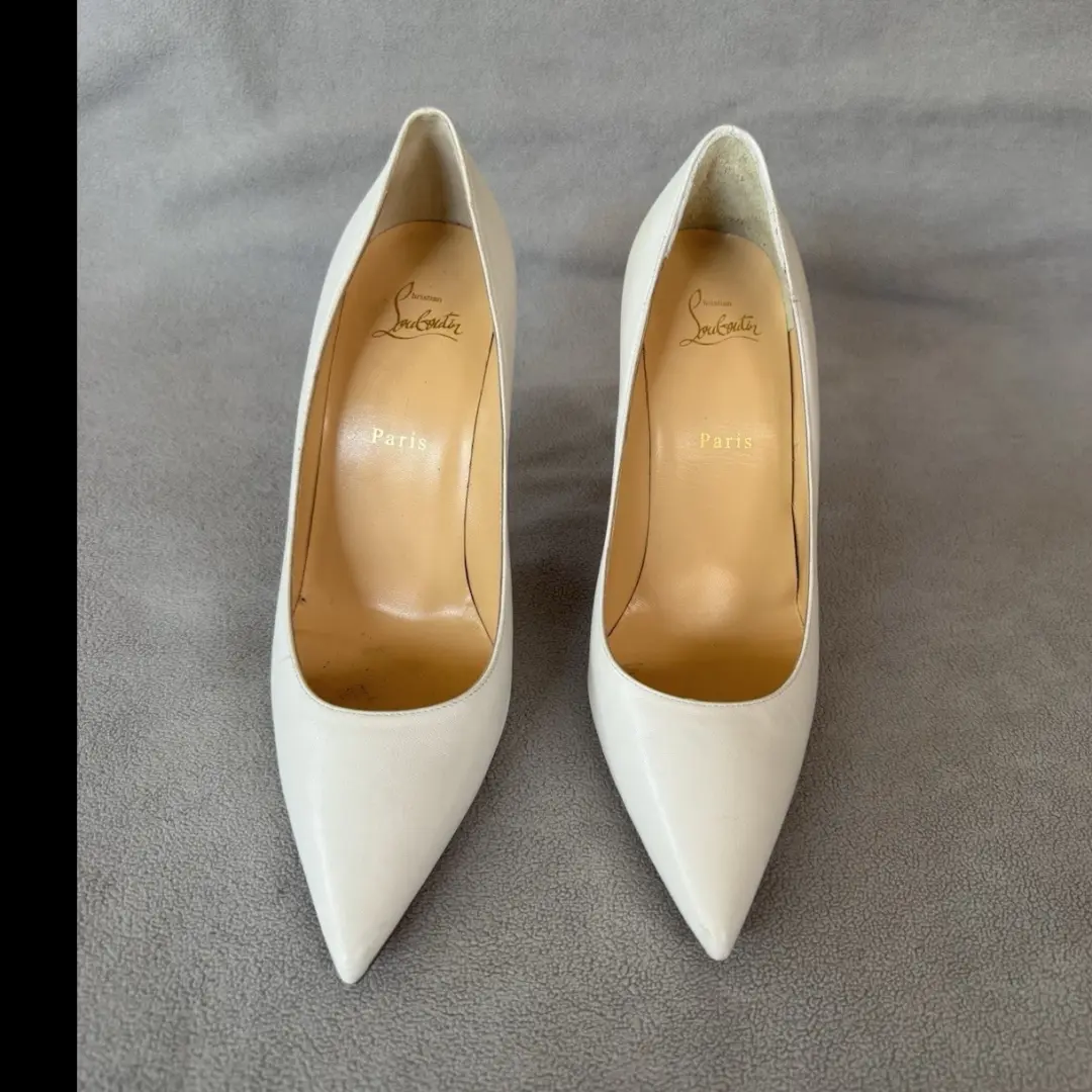 Christian Louboutin 白色皮革标志尖头懒人高跟鞋 11-
