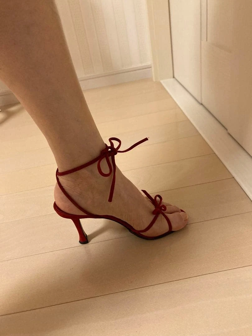 Manolo Blahnik 凉鞋 34.5 码 (22 厘米)-