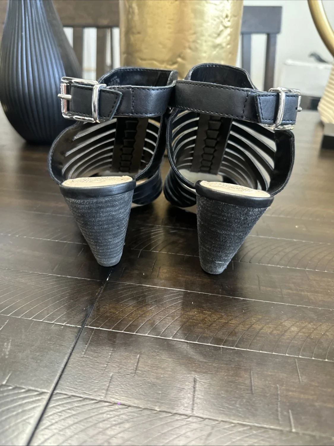 Vince Camuto 女式黑色绑带凉鞋高跟鞋 7.5 码-