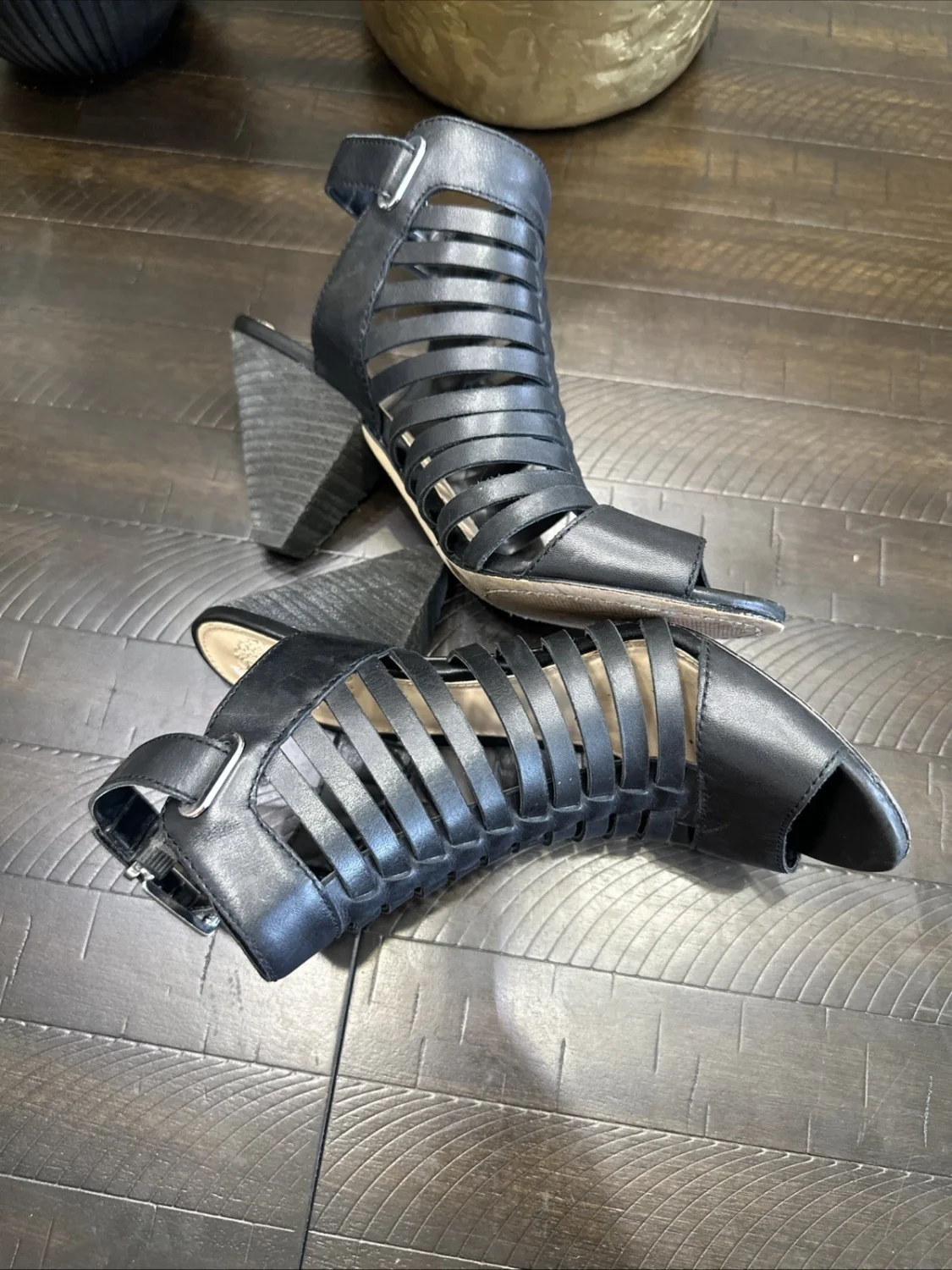 Vince Camuto 女式黑色绑带凉鞋高跟鞋 7.5 码-