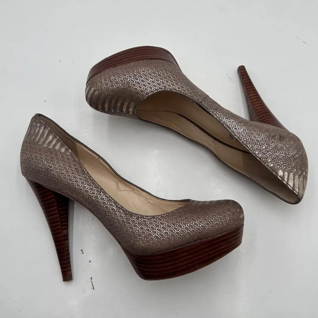 复古 Guess 女式 7.5M 码棕色皮革蛇皮厚底细高跟鞋-