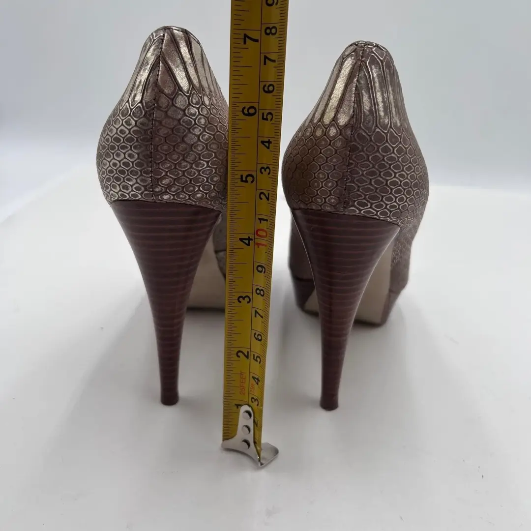 复古 Guess 女式 7.5M 码棕色皮革蛇皮厚底细高跟鞋-