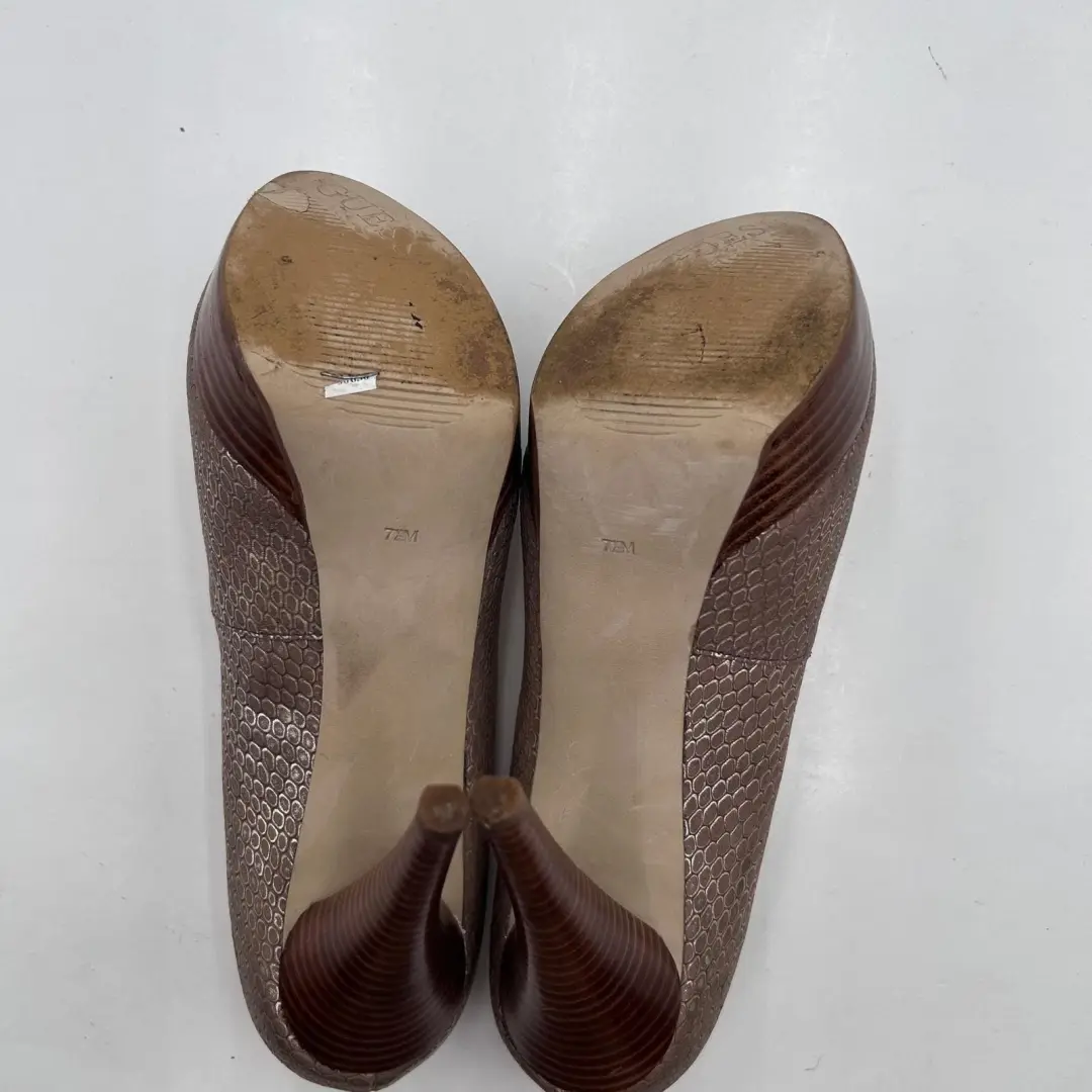 复古 Guess 女式 7.5M 码棕色皮革蛇皮厚底细高跟鞋-