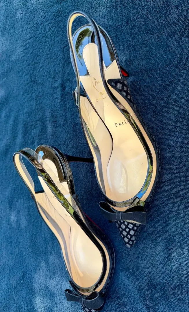 Christian Louboutin Bupendo 吊带 85 PVC 专利黑色蝴蝶结高跟鞋 EU 41-