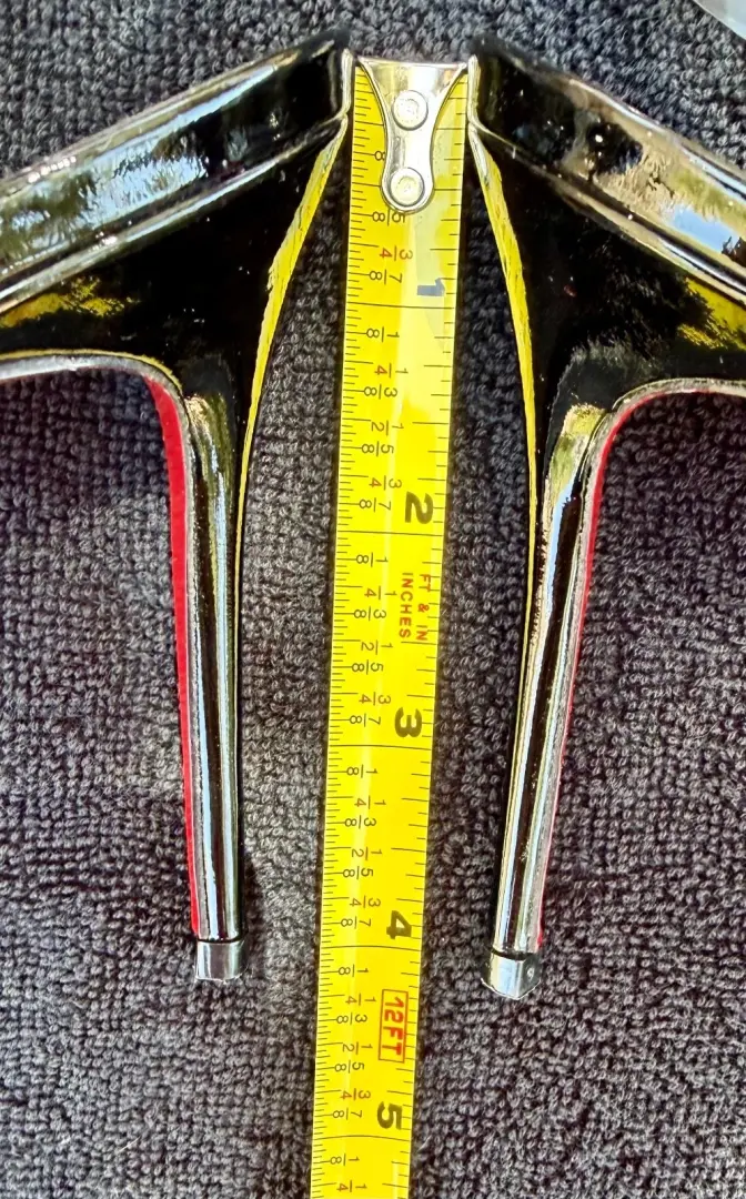 Christian Louboutin Bupendo 吊带 85 PVC 专利黑色蝴蝶结高跟鞋 EU 41-