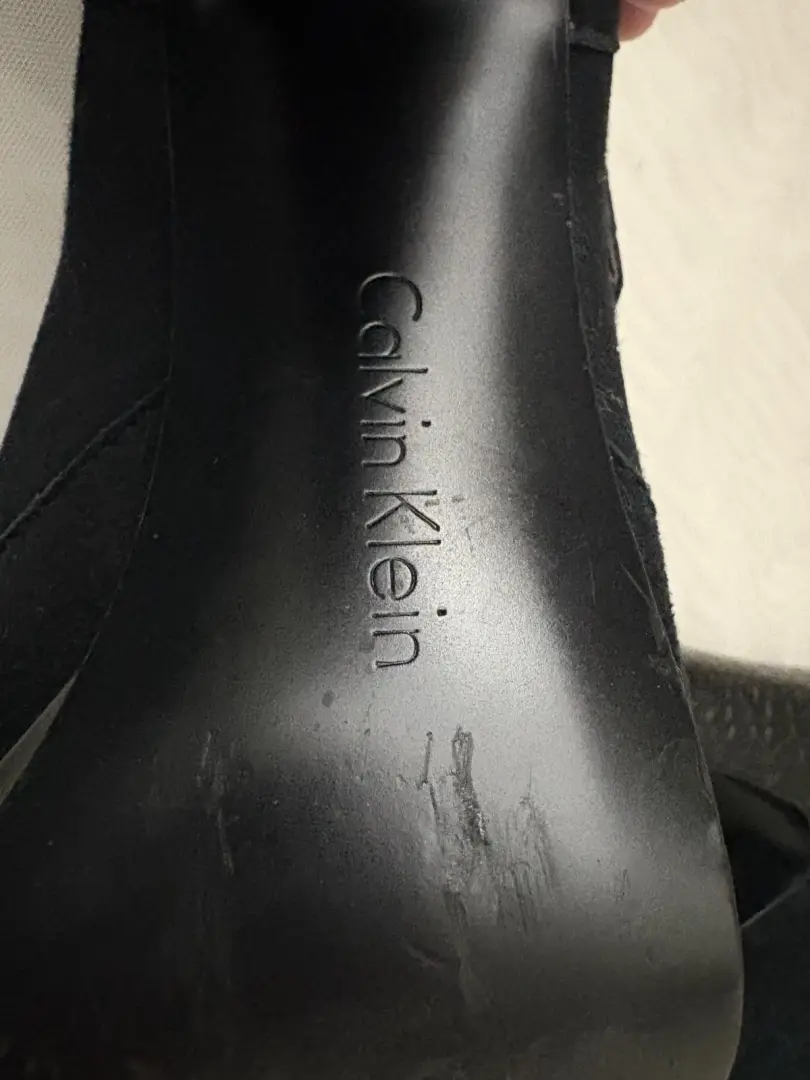 Calvin Klein 麂皮绒高跟鞋女式 8.5 米黑色双扣懒人鞋 4 英寸高跟鞋-