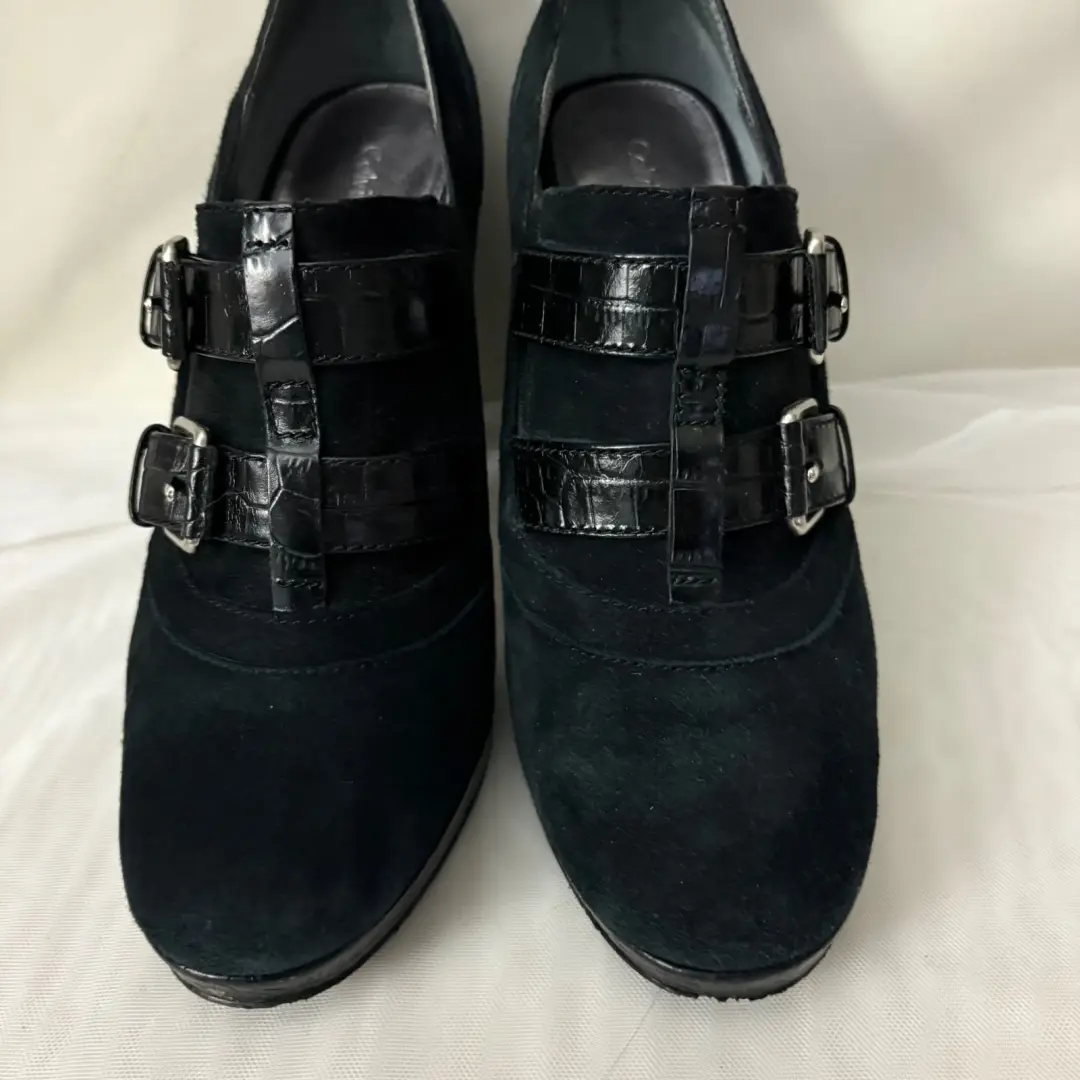 Calvin Klein 麂皮绒高跟鞋女式 8.5 米黑色双扣懒人鞋 4 英寸高跟鞋-