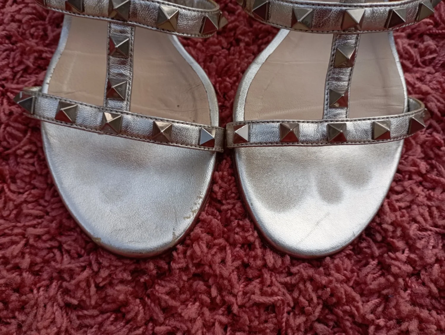 Valentino Garavani Rockstud 金属色皮革粗跟凉鞋 38 码-