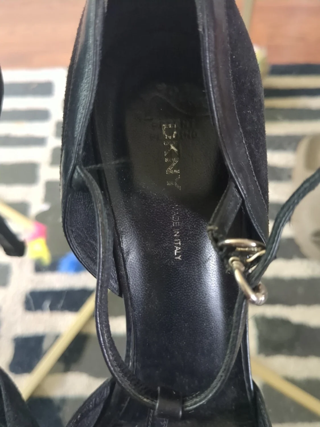 女式高跟鞋 DKNY 9.5 黑色麂皮绒意大利制造-