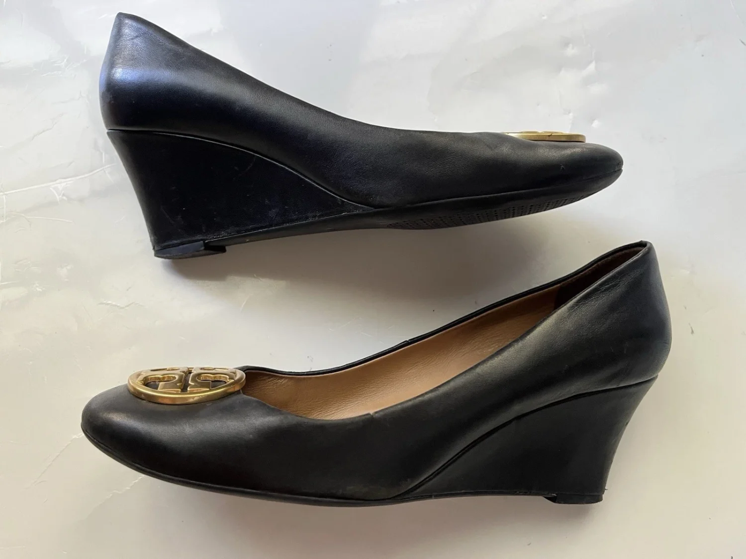 Tory Burch 黑色皮革切尔西楔 - 尺码 6.5-