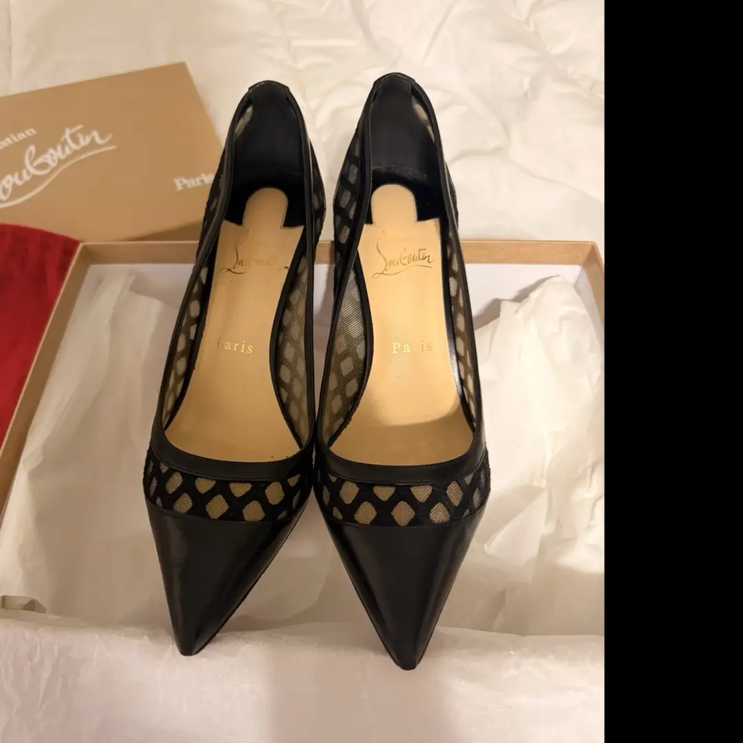Christian Louboutin 黑色皮革网眼尖头细高跟鞋 EU 38.5-