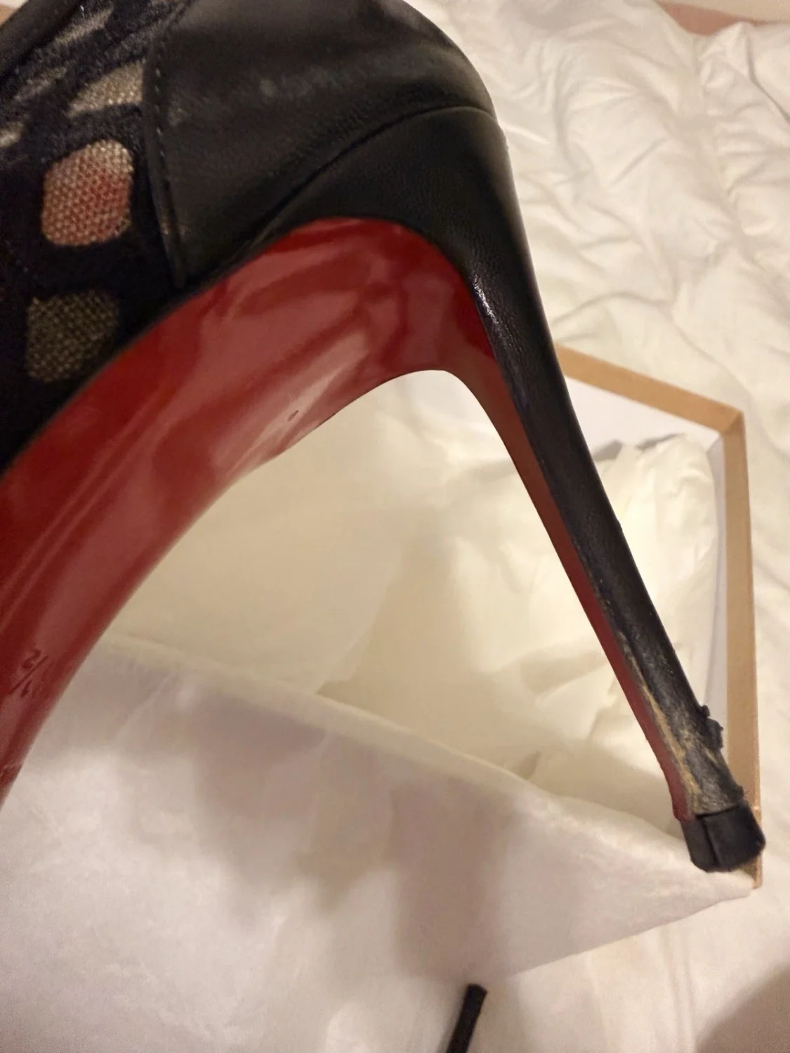 Christian Louboutin 黑色皮革网眼尖头细高跟鞋 EU 38.5-