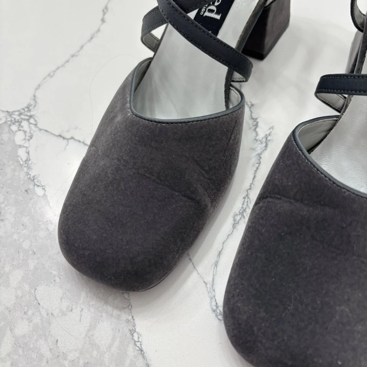 未上市 Kenneth Cole 复古女式 9 Cross My Heart 灰色方头高跟鞋-