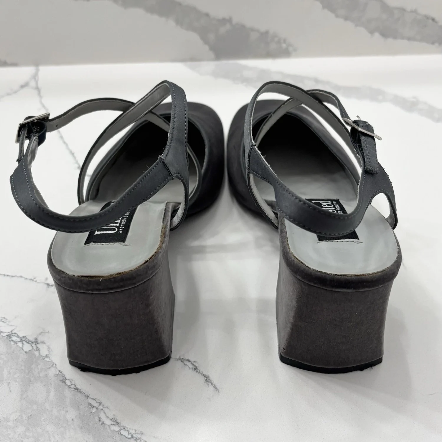 未上市 Kenneth Cole 复古女式 9 Cross My Heart 灰色方头高跟鞋-