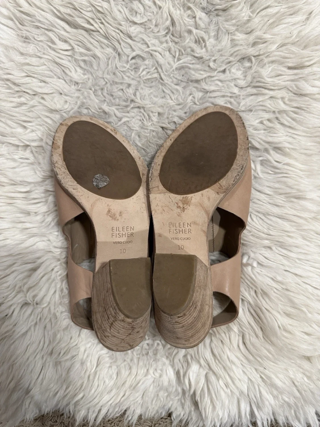 EILEEN FISHER Glance 天然 Vachetta 皮革露趾露跟短靴 10-