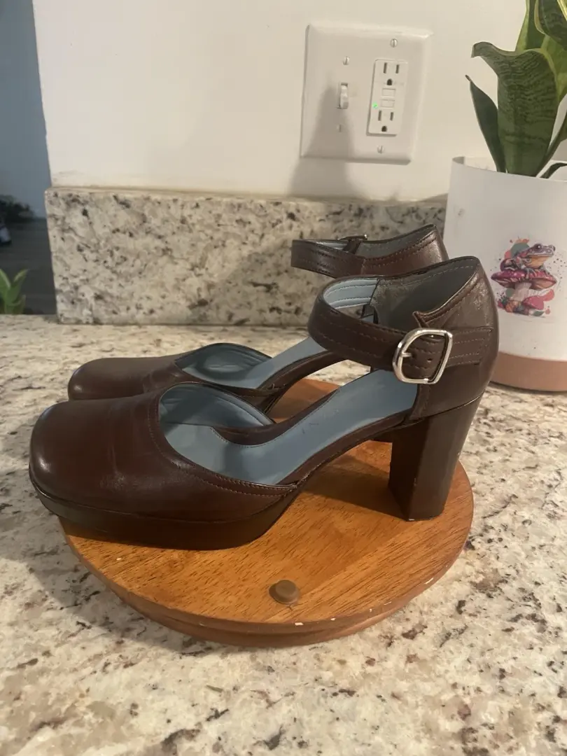 Gianni Bini 棕色皮革 Mary Jane 厚底高跟鞋女式 7.5M 码粗跟-