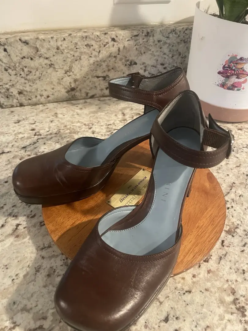 Gianni Bini 棕色皮革 Mary Jane 厚底高跟鞋女式 7.5M 码粗跟-
