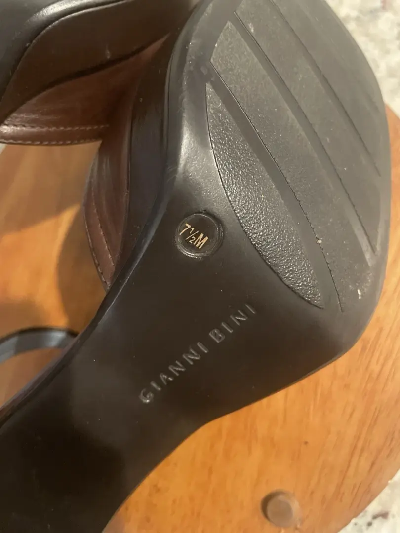 Gianni Bini 棕色皮革 Mary Jane 厚底高跟鞋女式 7.5M 码粗跟-