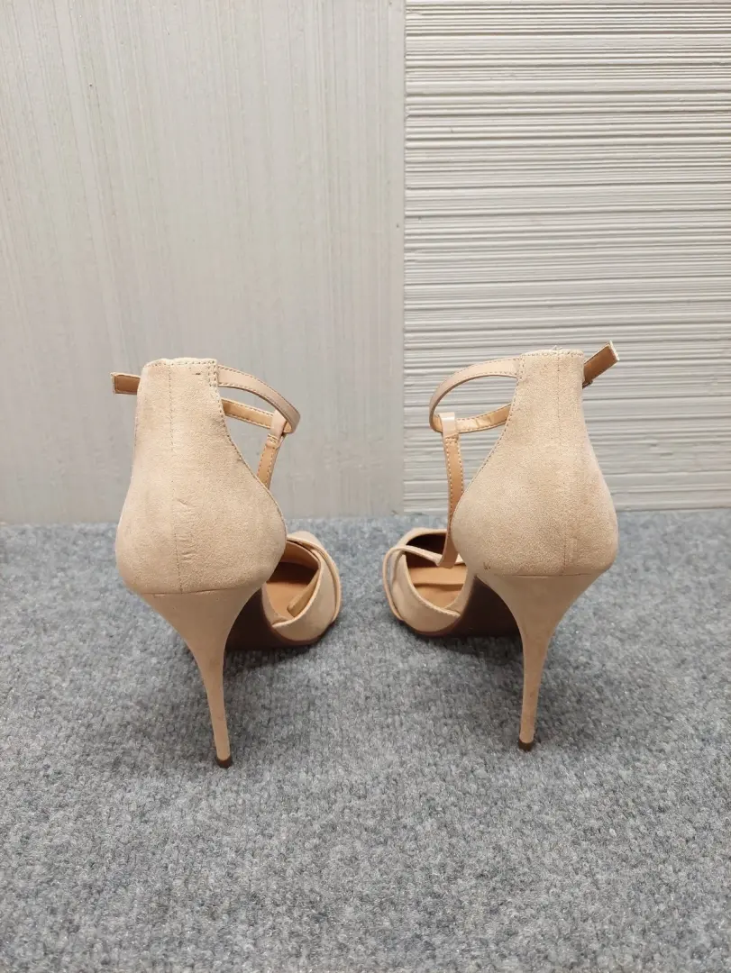Jessica Simpson 女式浅口鞋 9.5 米色 T 带尖头细跟 City-