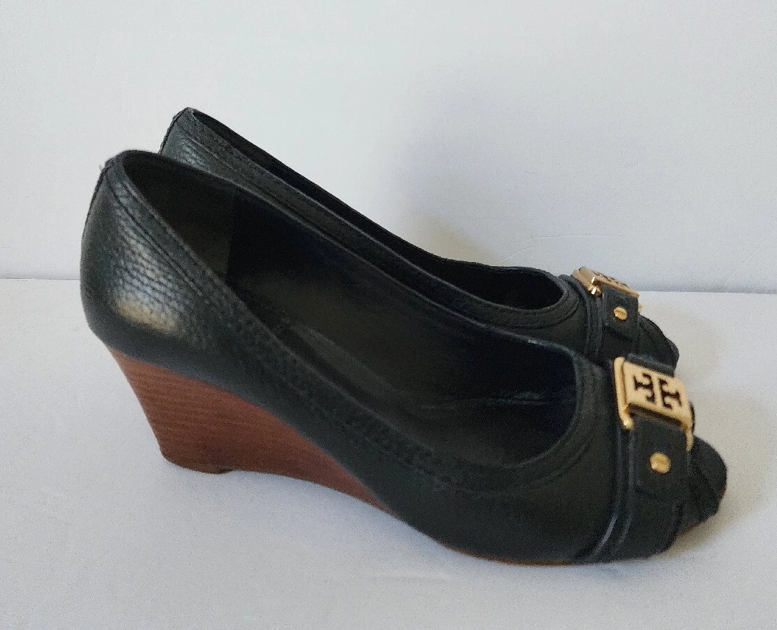 Tory Burch Carnell 女式楔形海军蓝方形标志皮革露趾鞋 5.5-