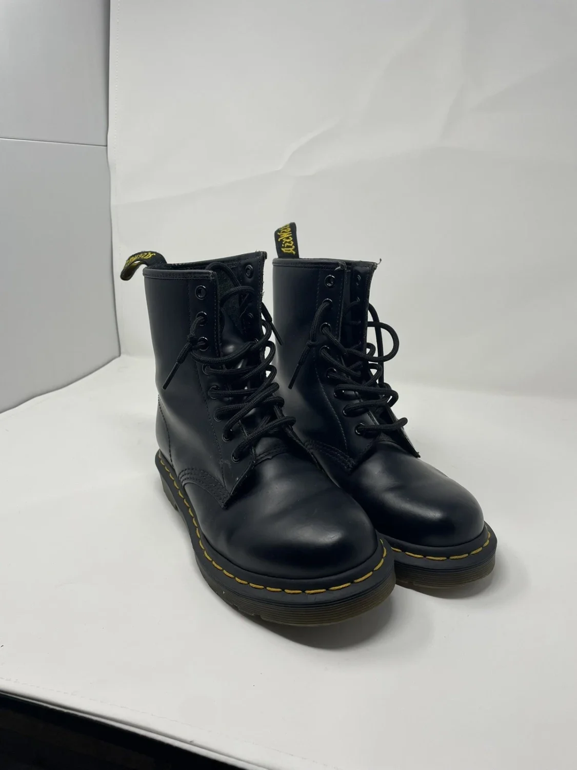 Dr.Martens 8孔短靴黑色-