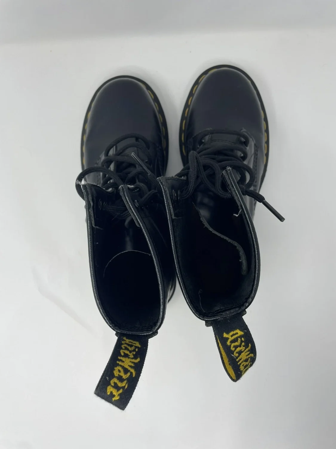Dr.Martens 8孔短靴黑色-