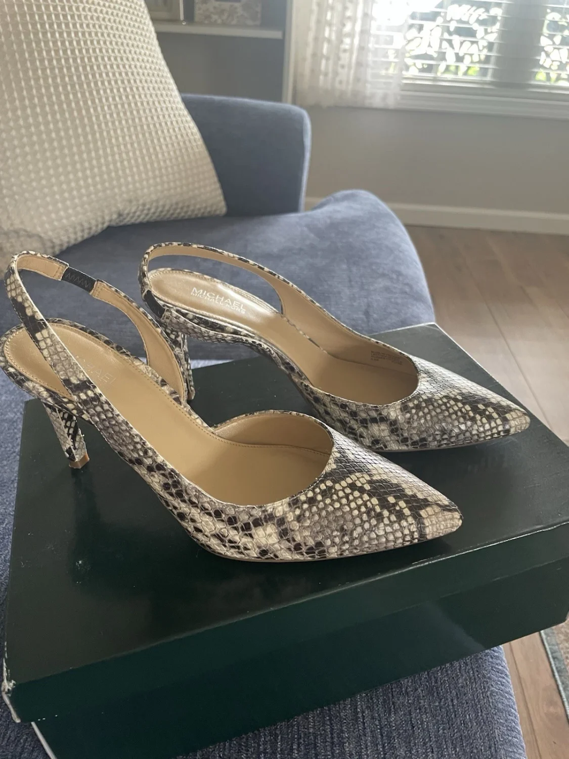 Michael Kors 女式露背 6.5 码-