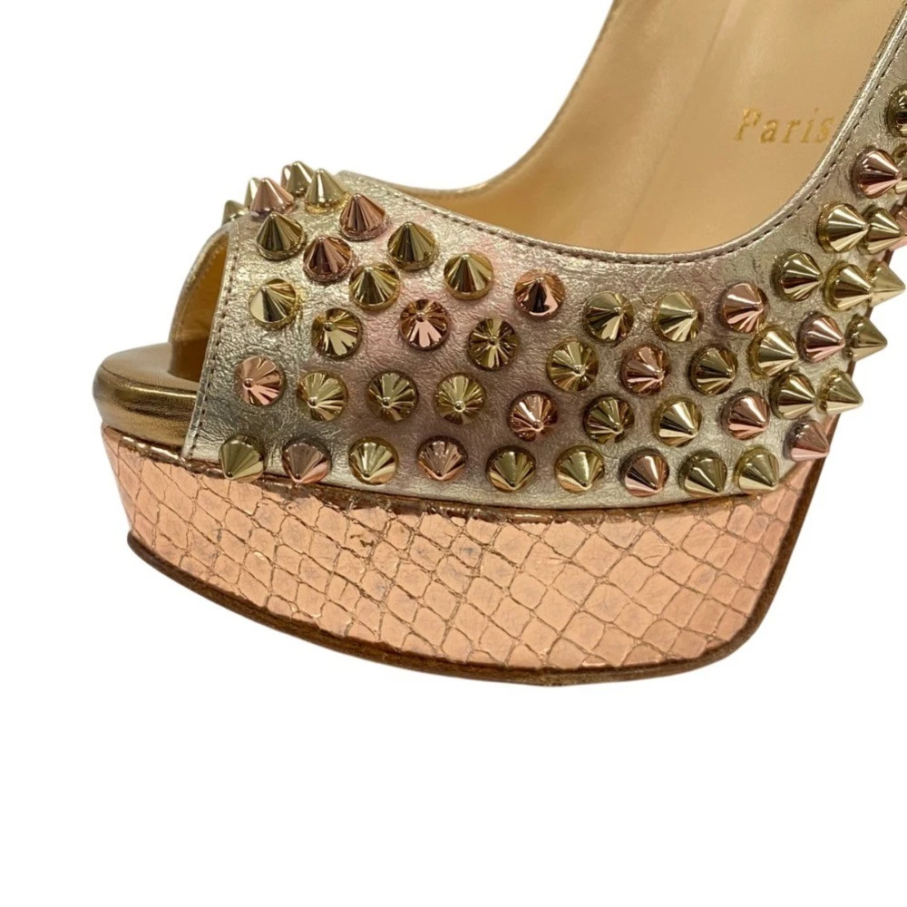 Christian Louboutin 鞋跟高跟鞋凉鞋 EU:35.5 US:5.5 金色皮革钉钉镶嵌-