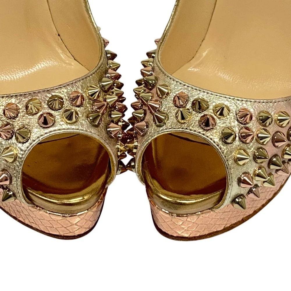 Christian Louboutin 鞋跟高跟鞋凉鞋 EU:35.5 US:5.5 金色皮革钉钉镶嵌-