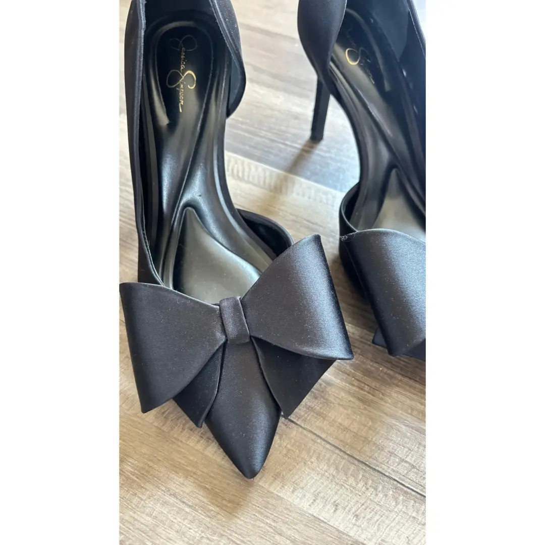Jessica Simpson Noryel Pumps 女式 8.5 黑色良好缎面蝴蝶结 d'Orsay 细高跟鞋-