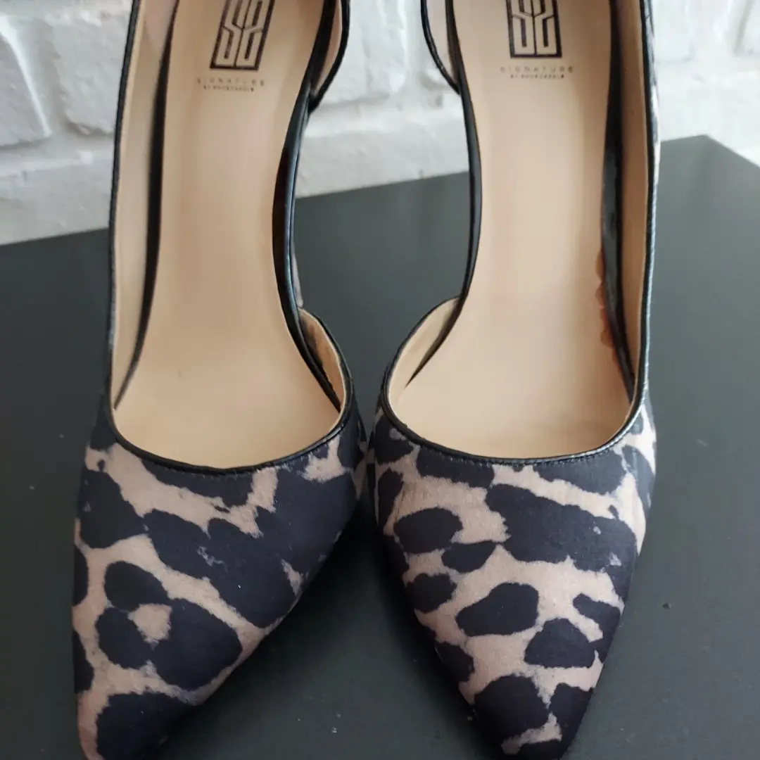 Shoedazzle 动物印花 D'Orsay 泵尺寸 11-