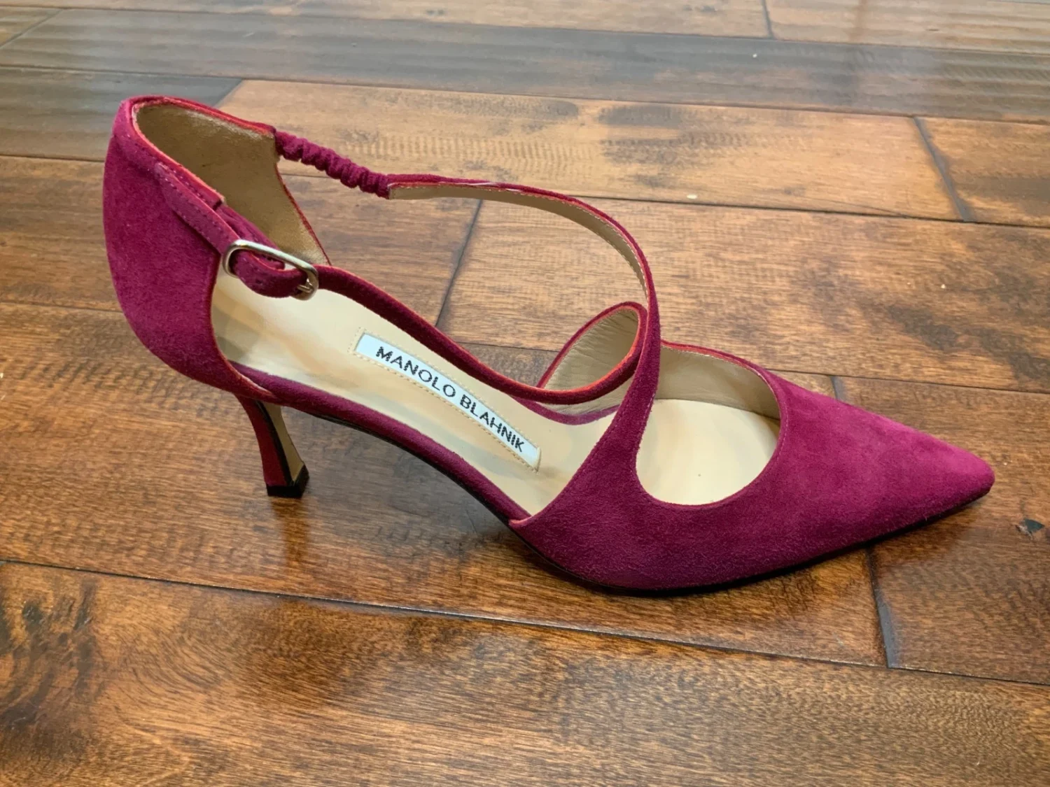 Manolo Blahnik Fuchsia 麂皮绑带高跟鞋,尺寸 6 | 36-