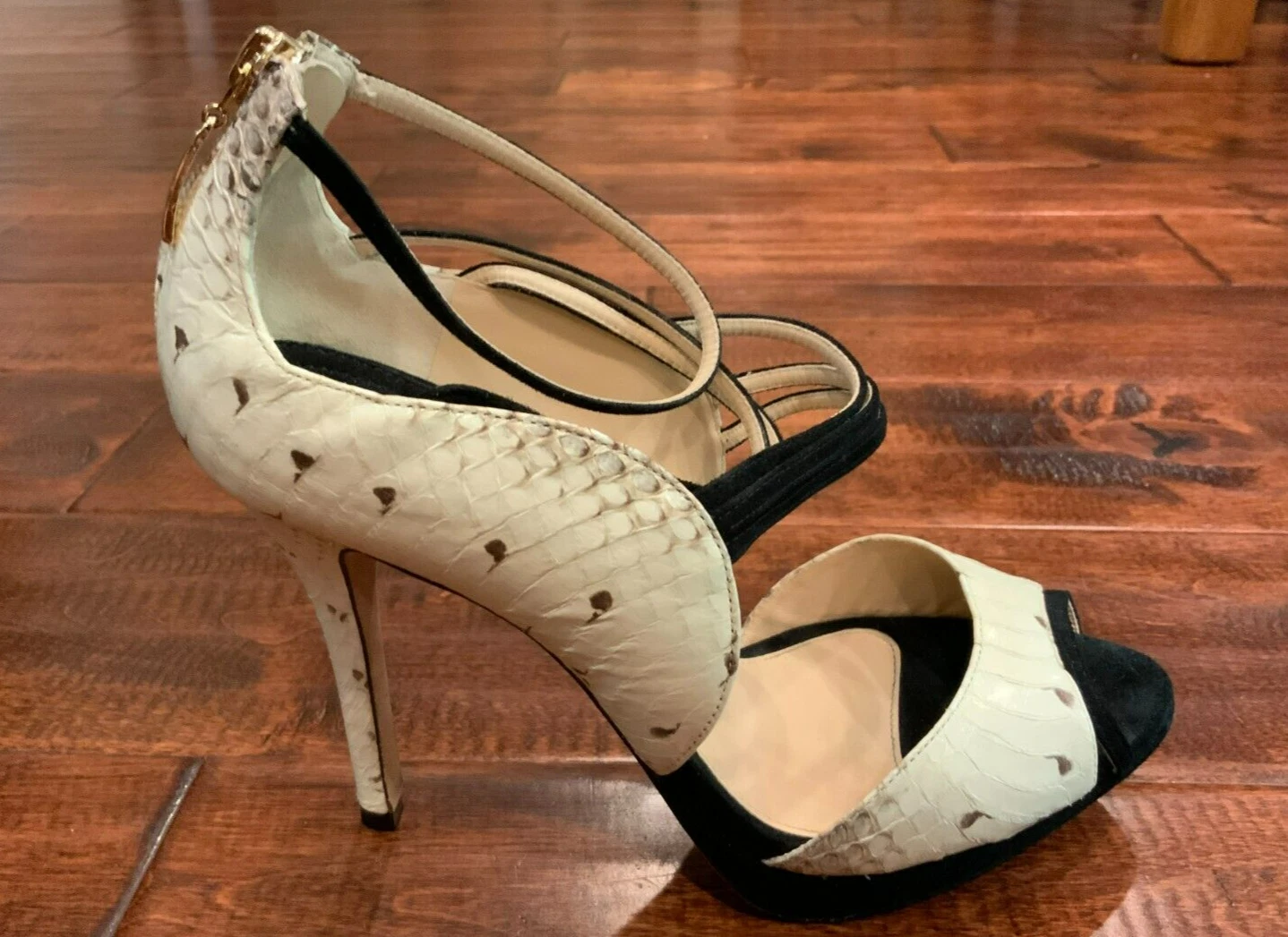 Alexandre Birman 白色 Python 露趾绑带高跟鞋,尺寸 8(美国)-