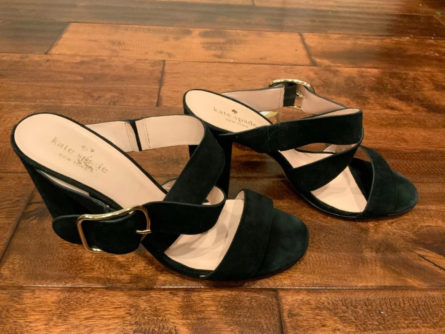 Kate Spade 黑色麂皮绒绑带楔形高跟鞋,9 码(美国)-