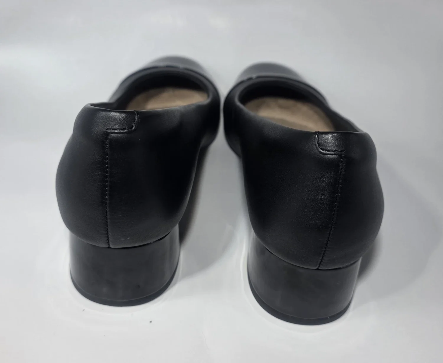 Clarks Collection – 皮革鞋头粗跟高跟鞋 9 码-