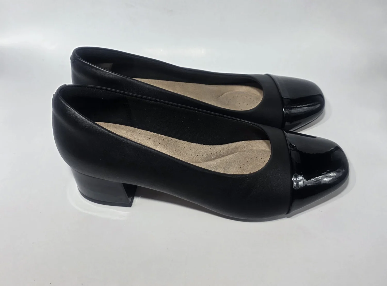 Clarks Collection – 皮革鞋头粗跟高跟鞋 9 码-