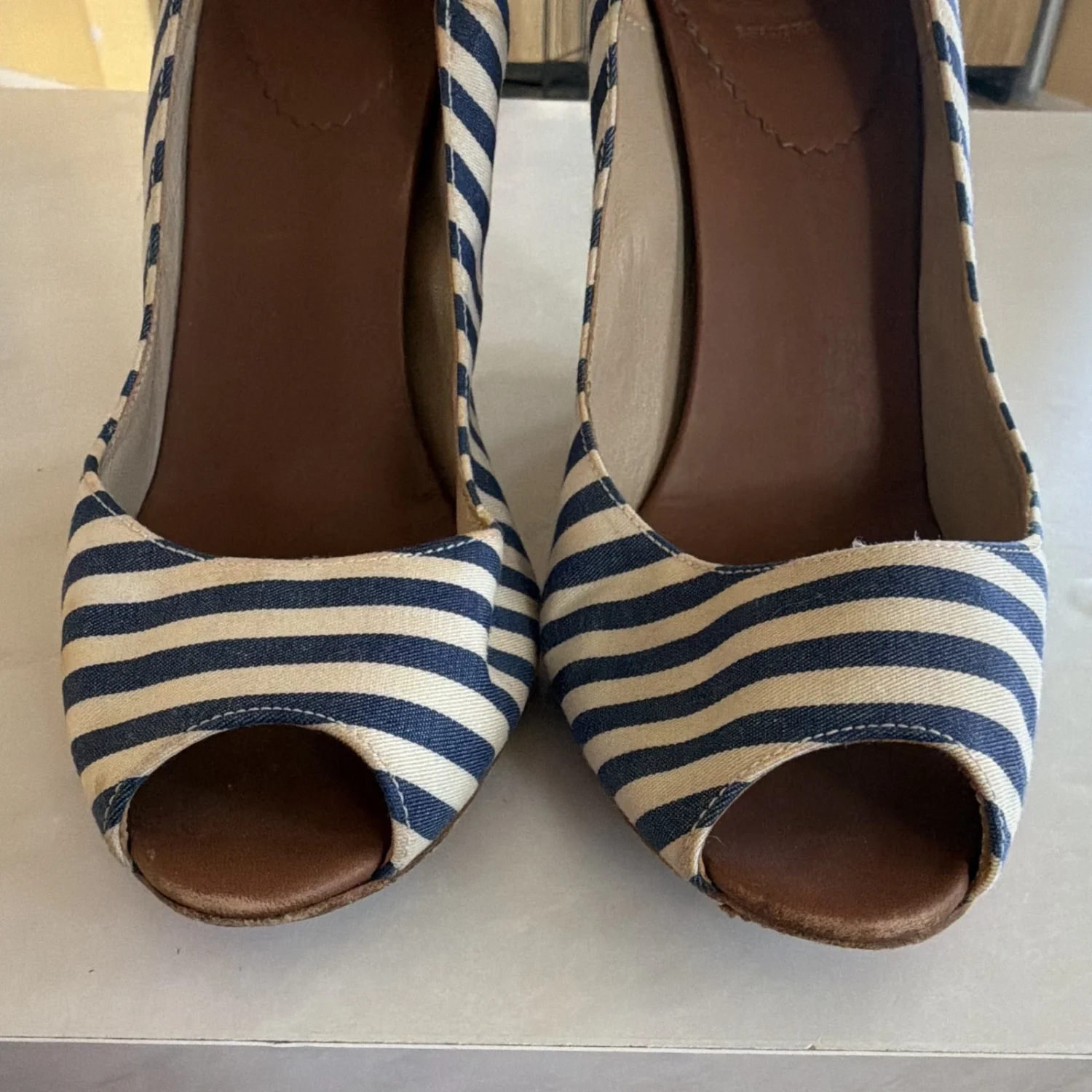 Christian Louboutin 女式蓝色白色帆布条纹露趾楔形 US 7.5-